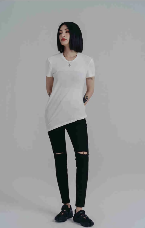 Wallcy Irregular Hem T-Shirt - White