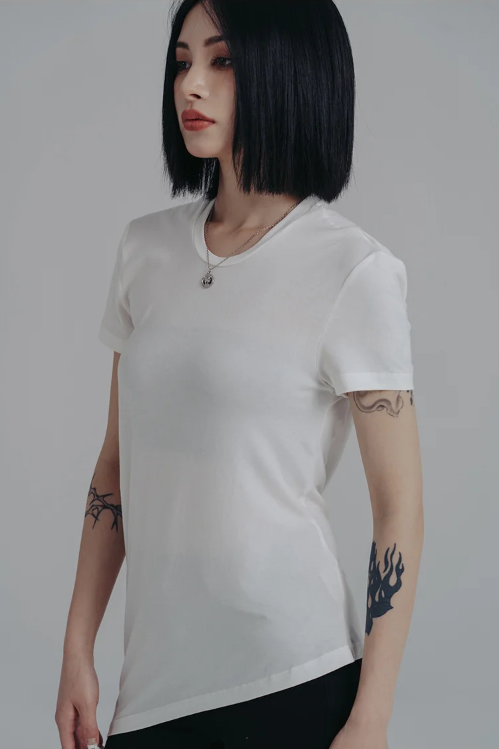Wallcy Irregular Hem T-Shirt - White