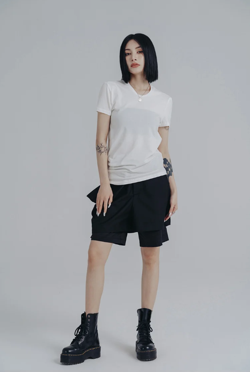 Wallcy Irregular Hem T-Shirt - White