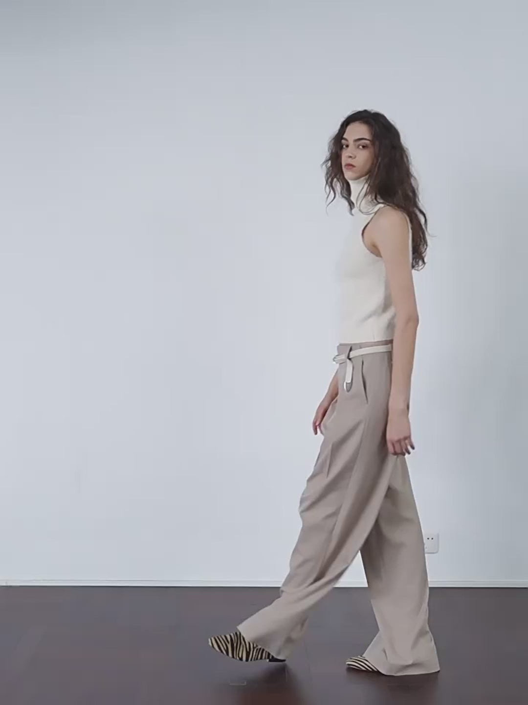 “Street Sketch”Fine-Spun Wool Fashion, Waistless Pleated Loose-Fitting Straight-Leg and Wide-Leg Casual Trousers for Wom