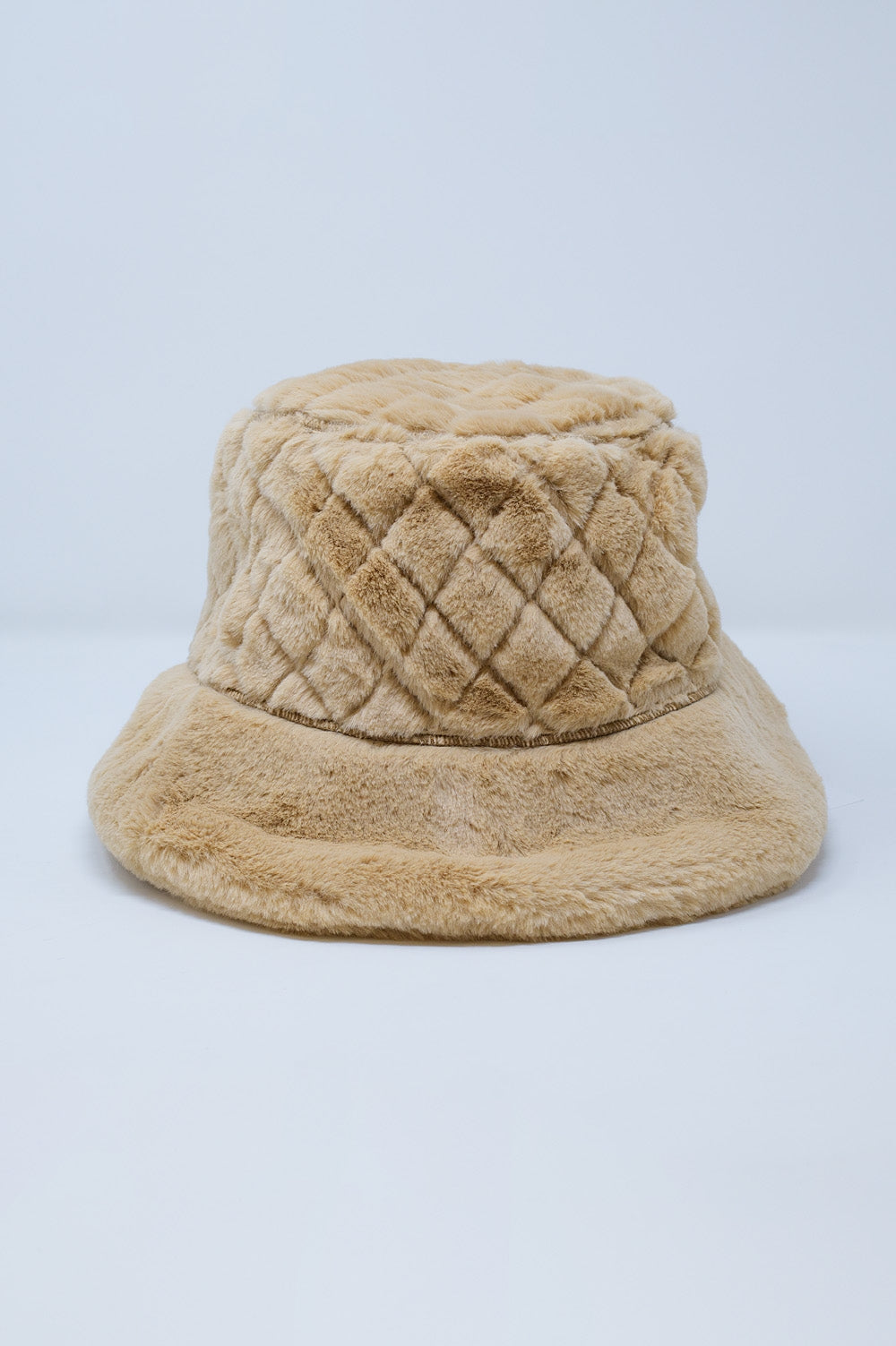 Quilted Bucket Hat in Beige Faux Fur