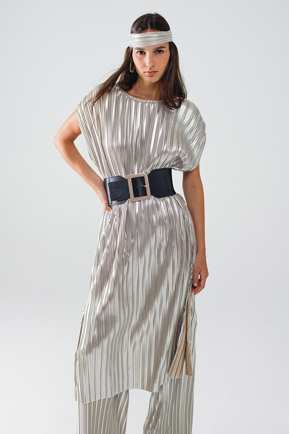 Silver Pleated Dress With Belt and Short Sleeves