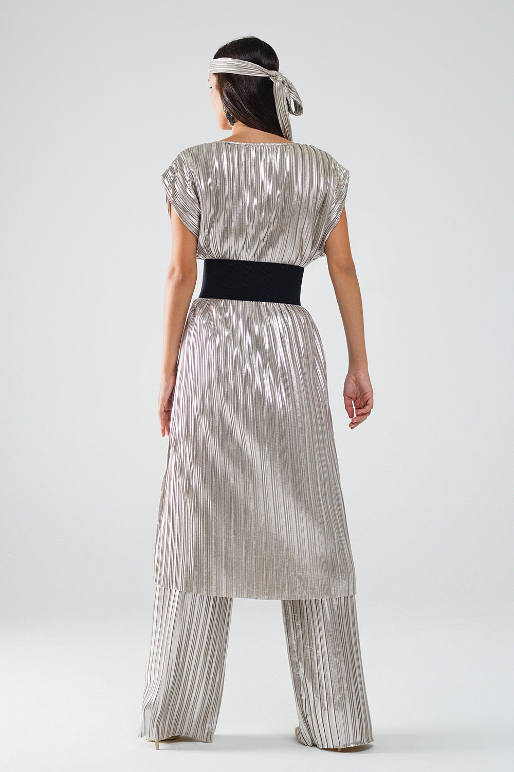 Silver Pleated Dress With Belt and Short Sleeves